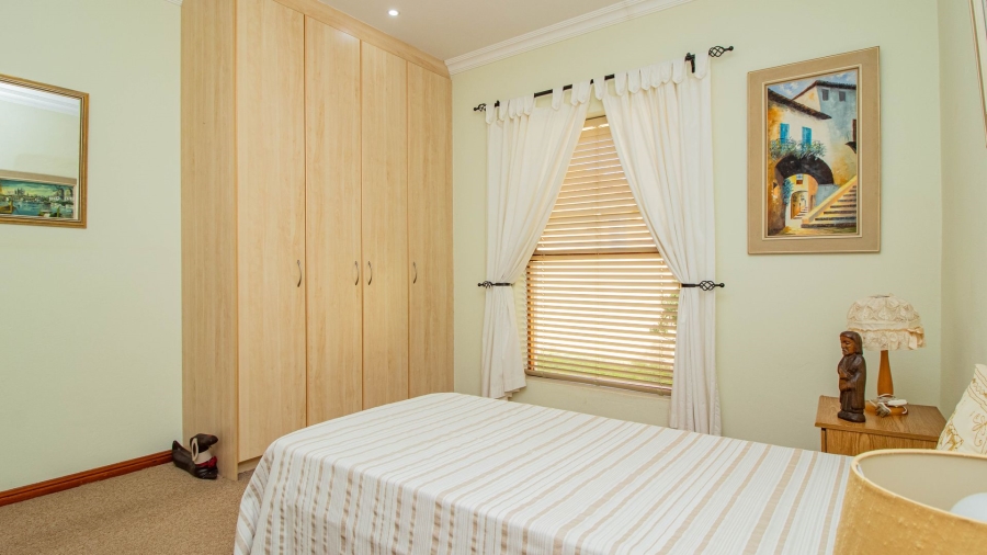 3 Bedroom Property for Sale in Sandbaai Western Cape